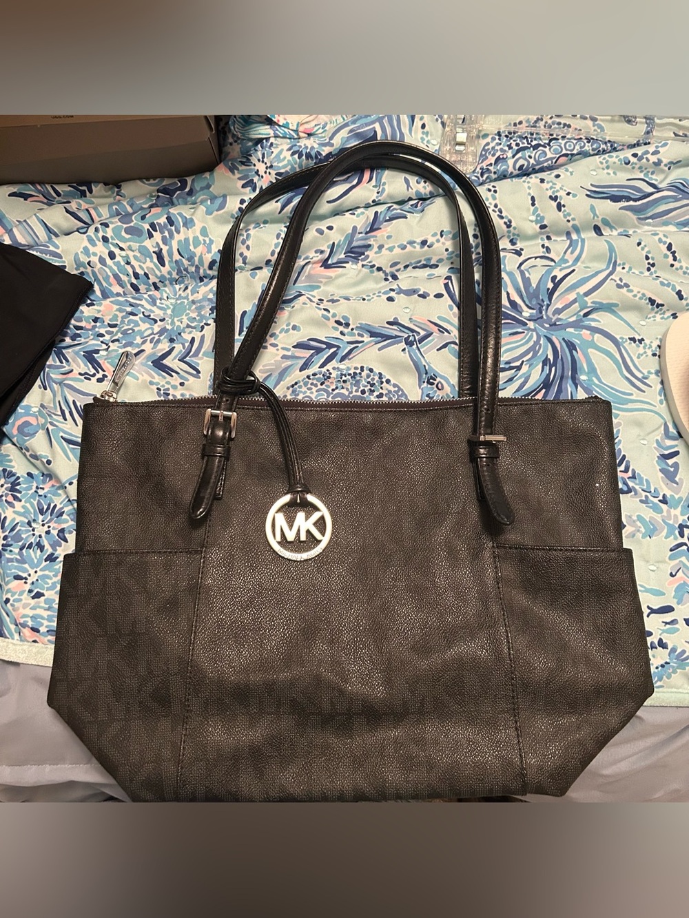 Michael Kors Jet Set East/West Shoulder Zip Tote Purse (Monogram Black/Silver)